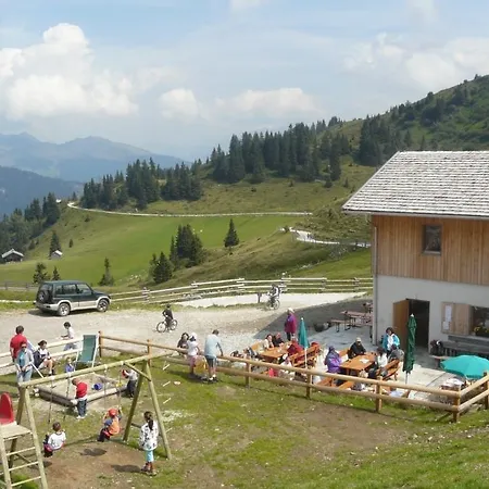 Larchhof Hotel 3*
